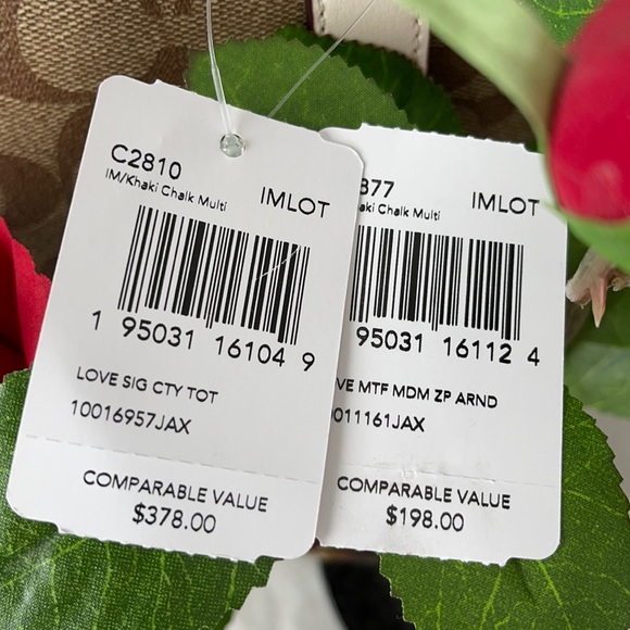 ✅SALE🆕Coach Set🍁 - Picture 10 of 11